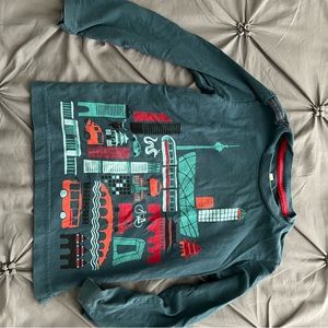 Long sleeve t-shirt.